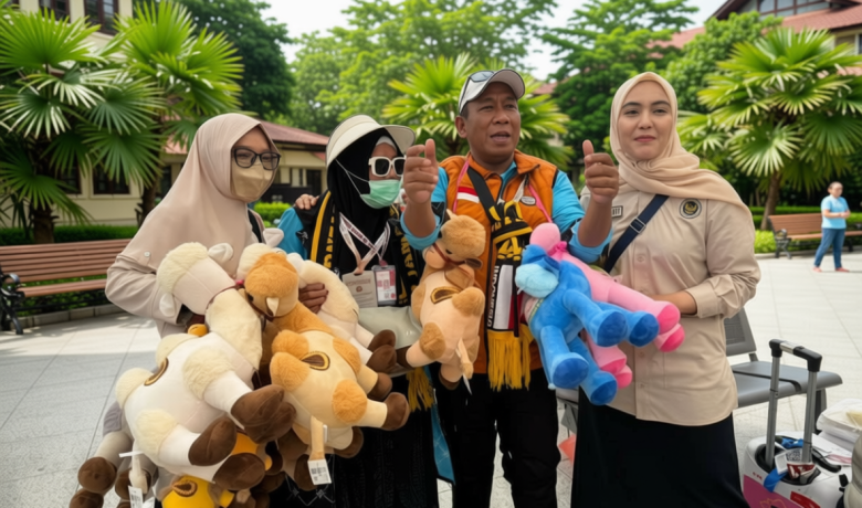 Key Issue: Kemenhaj: Kepatuhan Jemaah Haji Meningkat, Kasus Zamzam di Koper Menurun