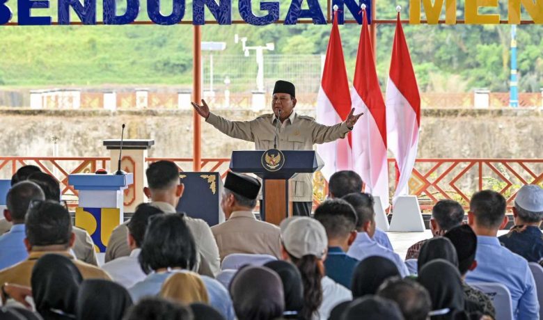 Latest Program: Prabowo: Investor yang Masuk Indonesia Harus Untung