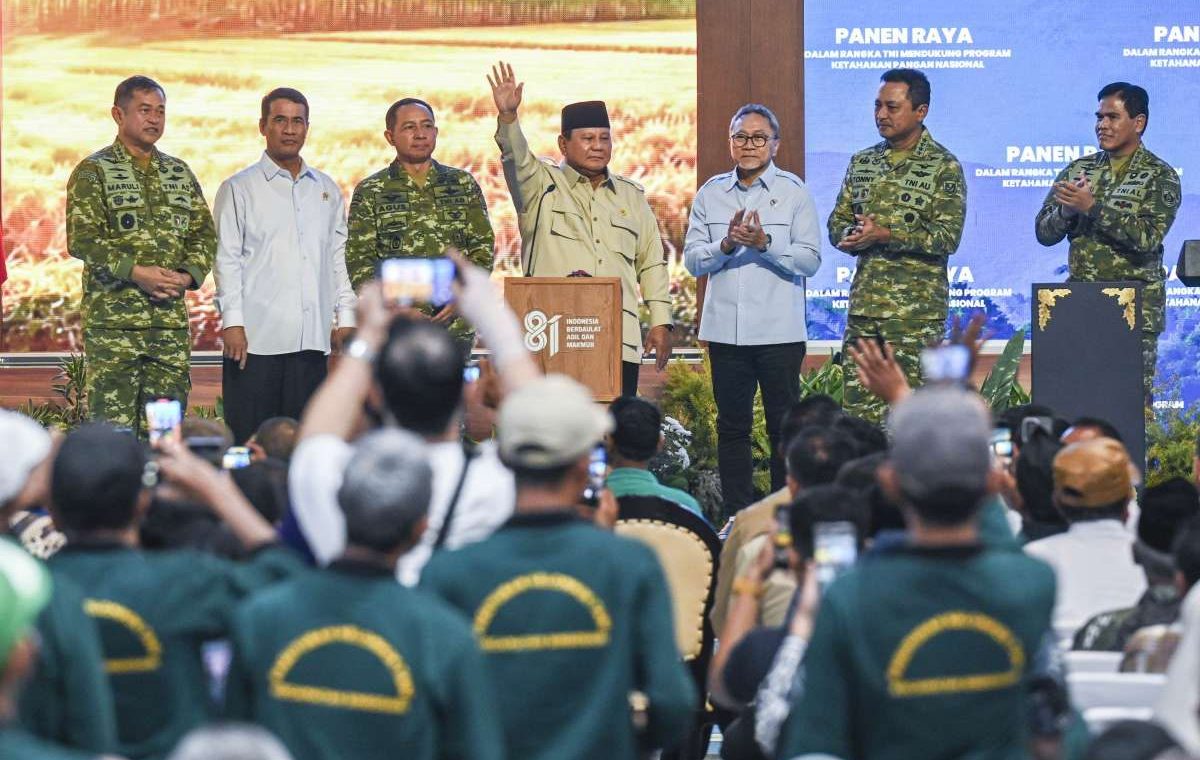 Special Plan: Prabowo: TNI dan Polri Anak Kandung Rakyat