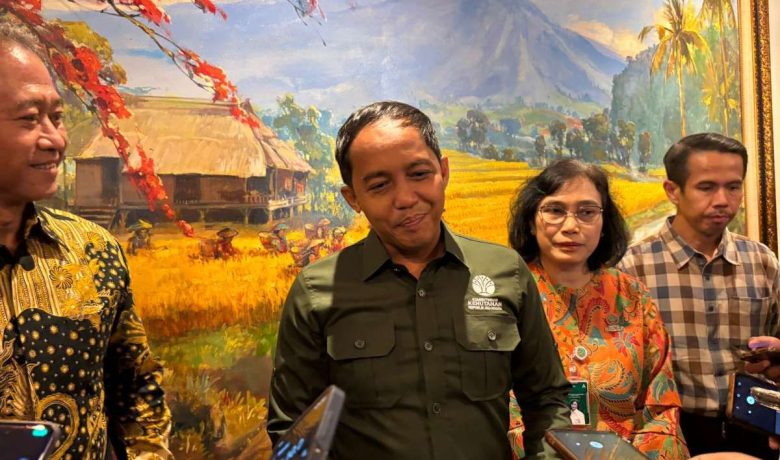 Meeting Results: Menhut Klarifikasi Pertemuan dengan Bupati Kuansing, Akui Sempat Diberi Amplop