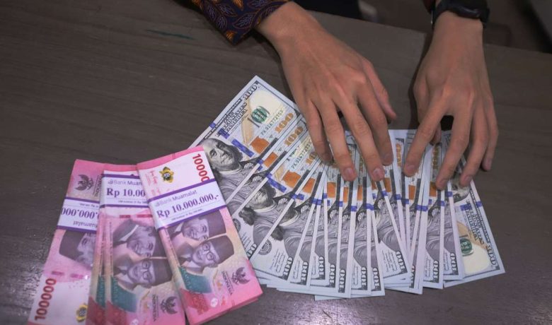 Topics Covered: CORE: Depresiasi Rupiah Jadi Indikasi Titik Keseimbangan Baru Jangka Pendek-Menengah