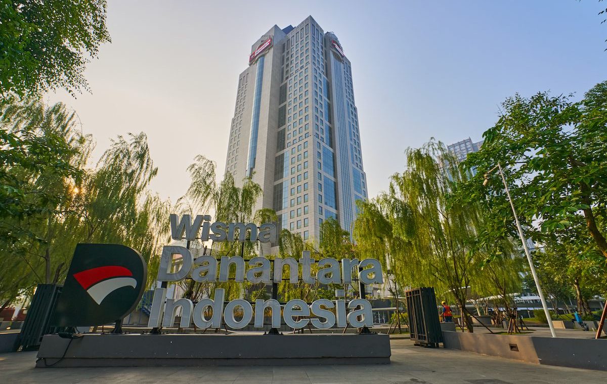 Latest Program: Ekonom: Patriot Bond Bisa Tarik Kembali Dana SDA Rp15.000 Triliun yang Hilang