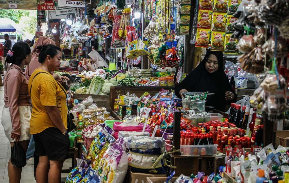 Latest Program: Keyakinan Konsumen Turun ke 117,8, Ekonom: Alarm bagi Daya Beli Masyarakat