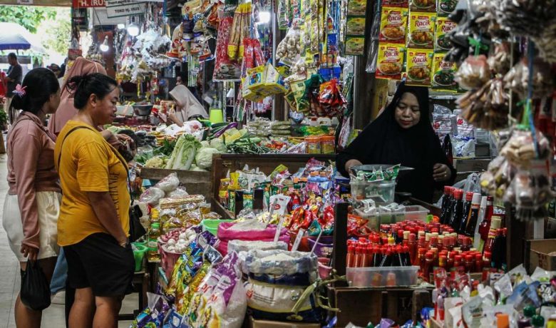Latest Program: Keyakinan Konsumen Turun ke 117,8, Ekonom: Alarm bagi Daya Beli Masyarakat