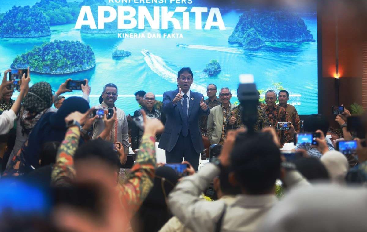 Latest Program: Depresiasi Rupiah Berdampak Ganda bagi APBN, Pemerintah Perlu Evaluasi Asumsi Makro