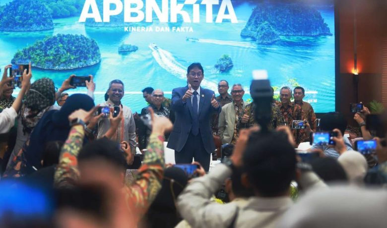 Latest Program: Depresiasi Rupiah Berdampak Ganda bagi APBN, Pemerintah Perlu Evaluasi Asumsi Makro