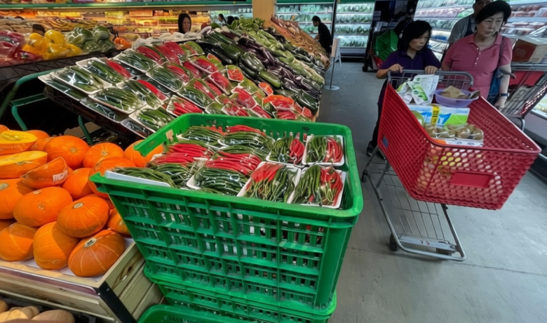 Ekonom Danamon Proyeksikan Inflasi Melandai Seiring Pelemahan Aktivitas Manufaktur